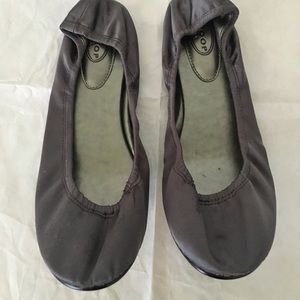 SCOOP NYC Gray Satin Ballerina Flats